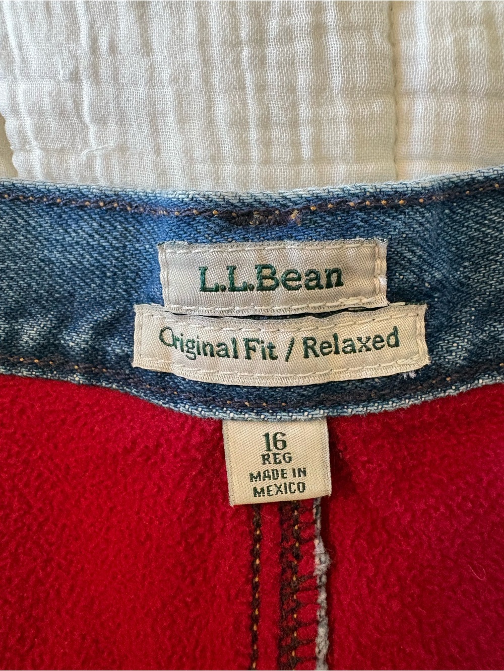 L. L. Bean High-Rise Original Fit Relaxed Leg Fleece-Lined Jeans. Size 16. - Picture 4 of 11
